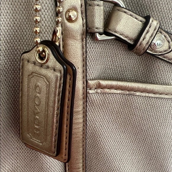 Coach Beige and Gold Shoulder Bag - Picture 4 of 8